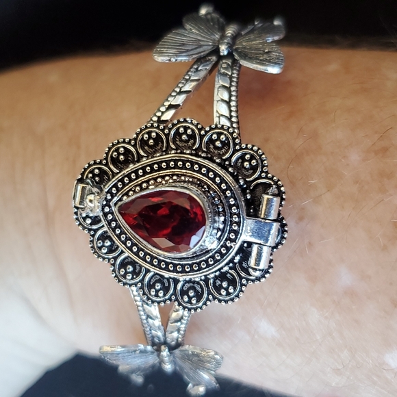 New Garnet 925 Silver Butterflies Poison Cuff Bracelet. - Picture 13 of 14